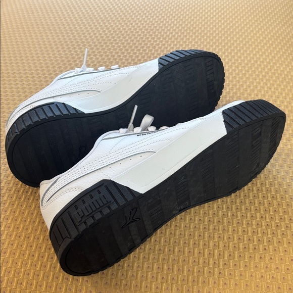 Puma Shoes - Picture 6 of 6